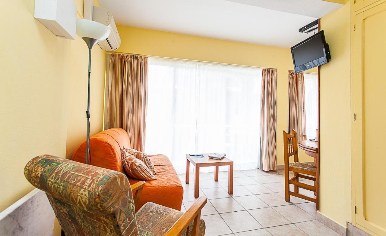 Hostal Doris - Adults Only Colonia de Sant Jordi Exterior foto