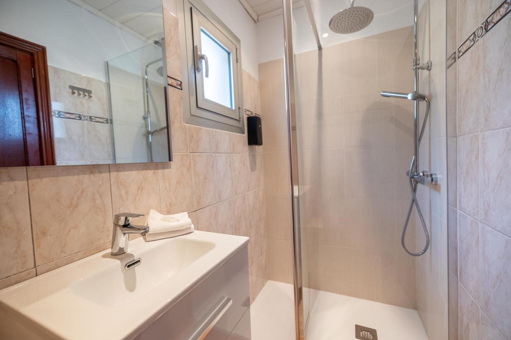 Hostal Doris - Adults Only Colonia de Sant Jordi Cameră foto