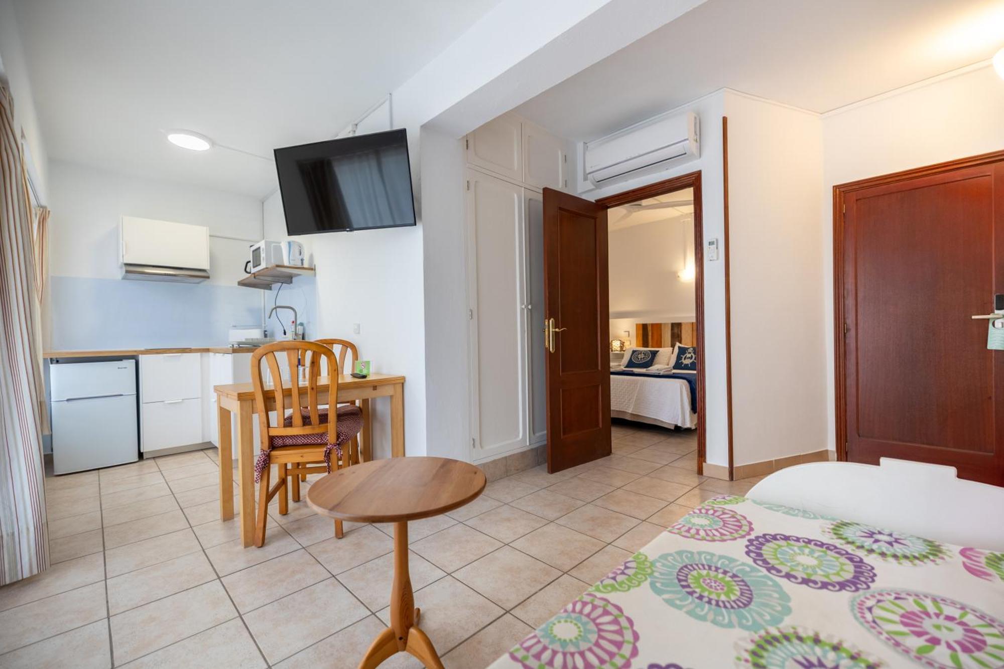Hostal Doris - Adults Only Colonia de Sant Jordi Cameră foto